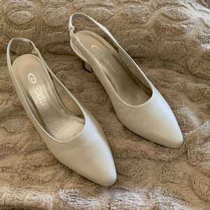 NWOT Dexter Cream Leather Sling Backs